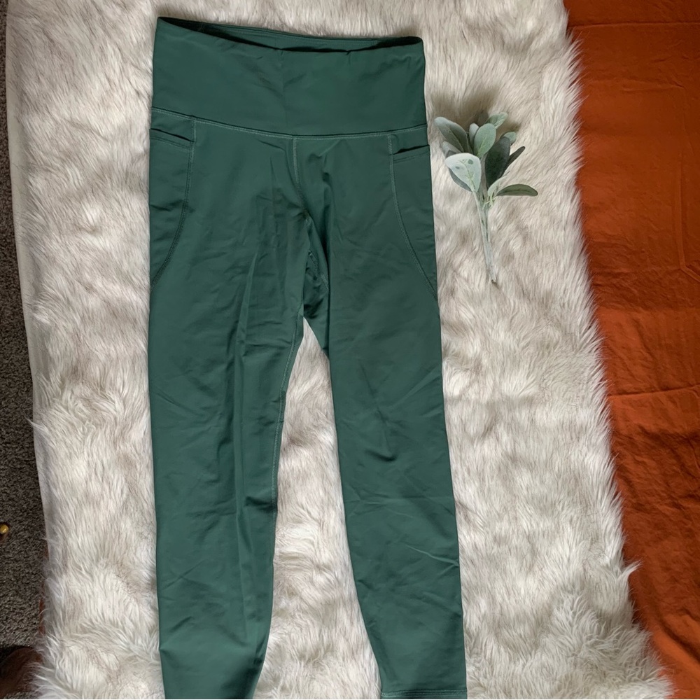 Green Yoga pants with pockets size Large